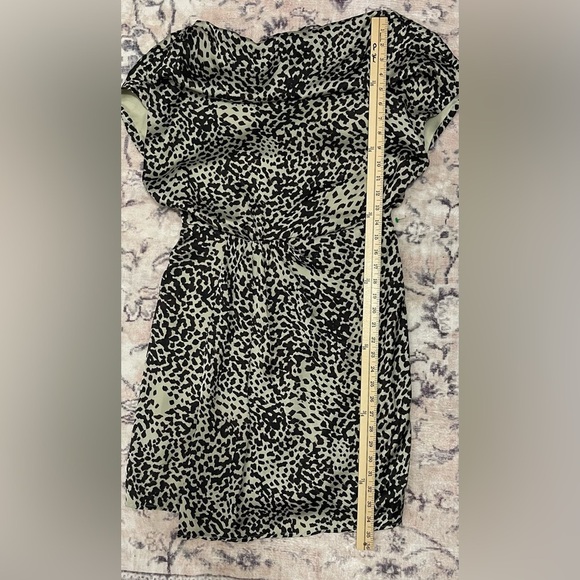 Vince Camuto Beige Brown Cheetah Animal Print Cowl Neck Draped Back Dress SZ 8 - Picture 9 of 11
